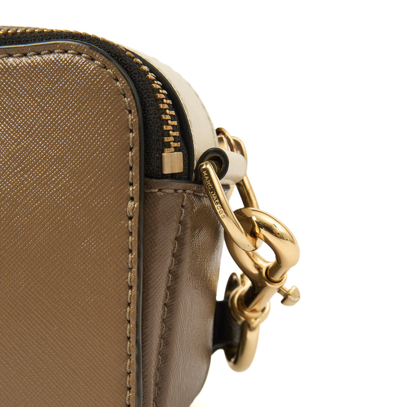 Picture of Marc Jacobs Cross Body Snapshot in Brown, Leather