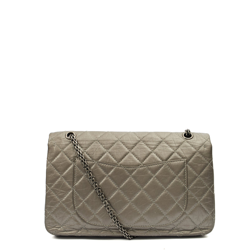 Picture of Chanel Shoulder Bag 2.55 Reissue in Metallic, Leather