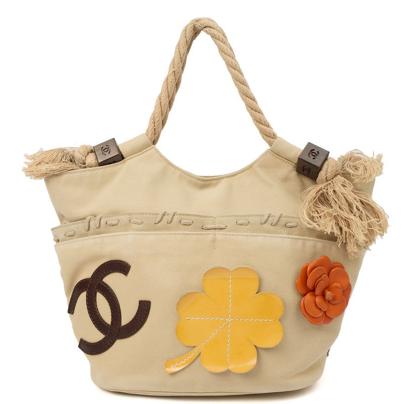 Picture of Chanel Tote Tote in Neutral, Fabric