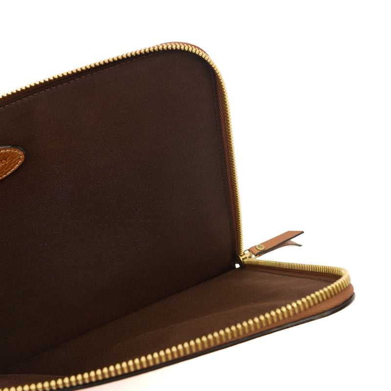 Picture of Mulberry Clutch Pouch in Oak, Calfskin Leather
