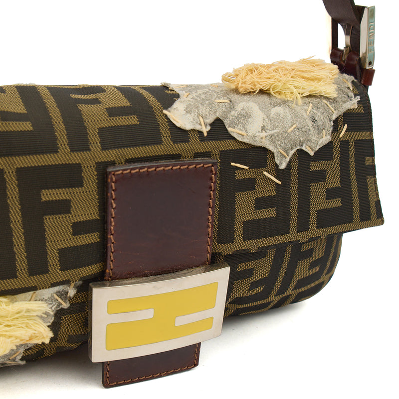 Picture of Fendi Shoulder Bag Baguette in Brown Jacquard FF, Canvas