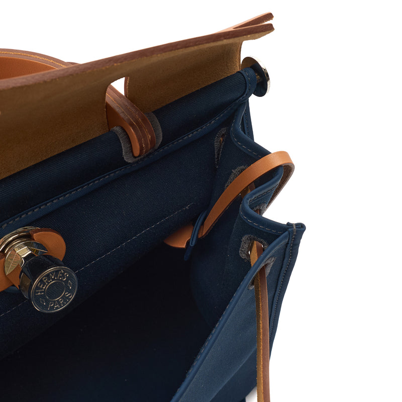 Picture of Hermes Tote Herbag Zip 31 in Bleu Électrique, Canvas