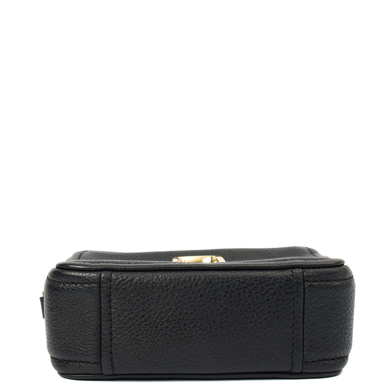 Picture of Marc Jacobs Cross Body Snapshot in tonal black, Leather