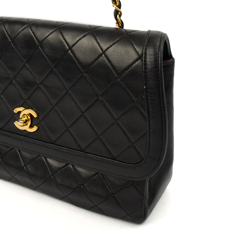 Picture of Chanel Cross Body Vintage Flap Bag  in Black, Lambskin Leather