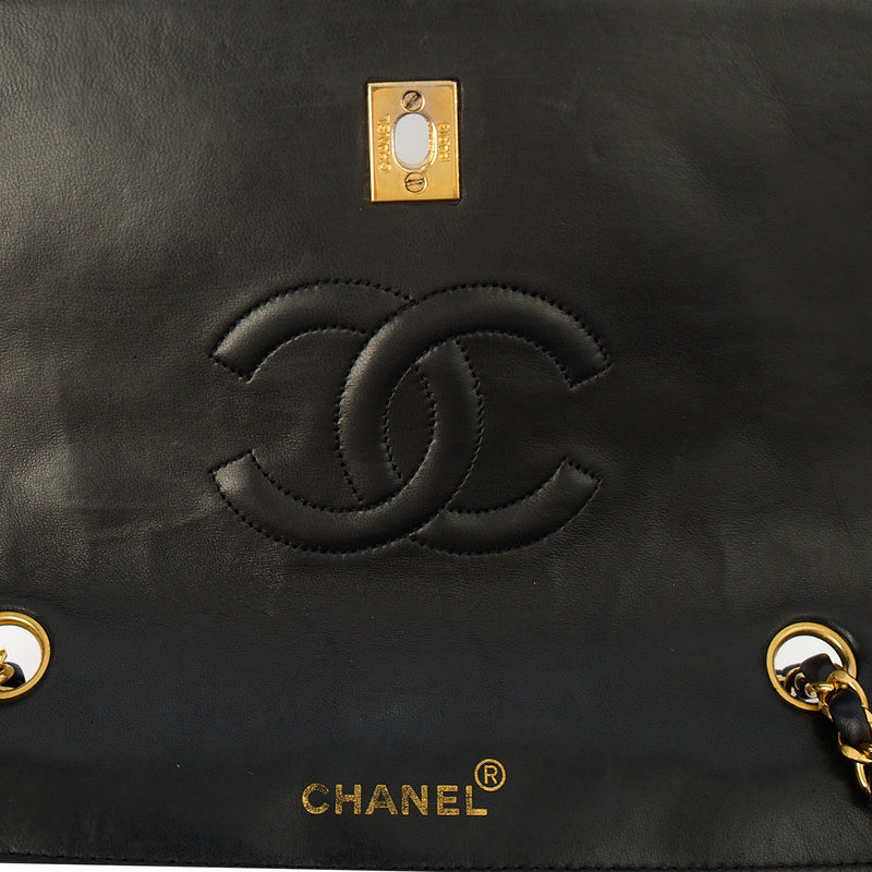 Picture of Chanel Cross Body Vintage Flap Bag  in Black, Lambskin Leather