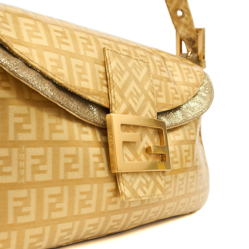 Picture of Fendi Shoulder Bag Baguette in Metallic, Patent Leather