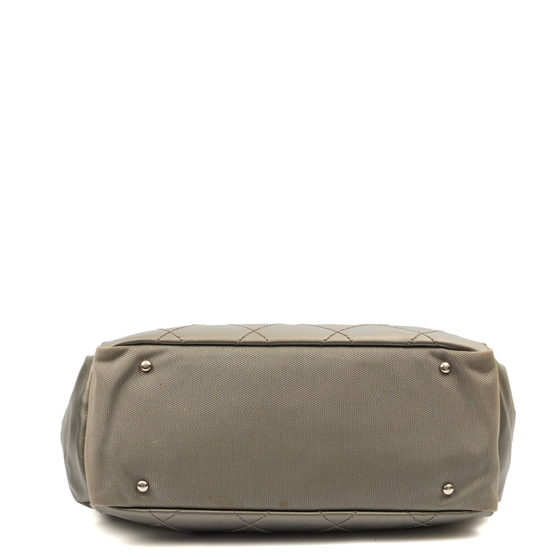 Picture of Chanel Tote Paris-Biarritz Tote - Large  in Metallic, Fabric