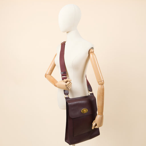 Picture of Mulberry Cross Body Antony - Large in Oxblood, Calfskin Leather
