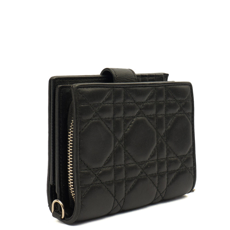 Picture of Christian Dior Wallet Wallet in Black, Leather