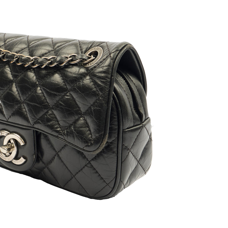 Picture of Chanel Cross Body Flap Bag in Black, Calfskin Leather