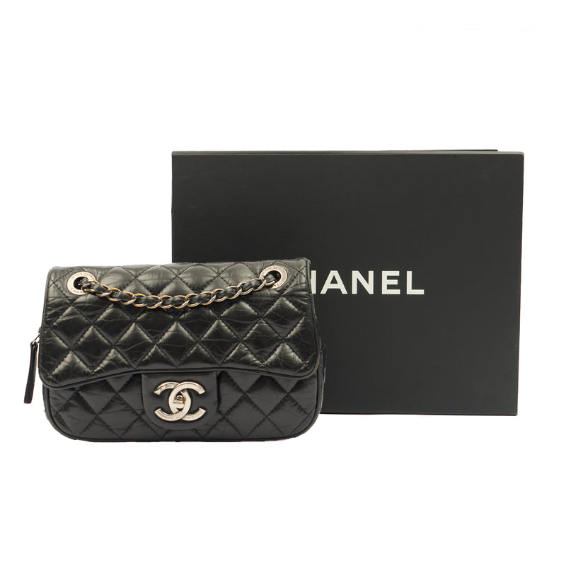 Picture of Chanel Cross Body Flap Bag in Black, Calfskin Leather