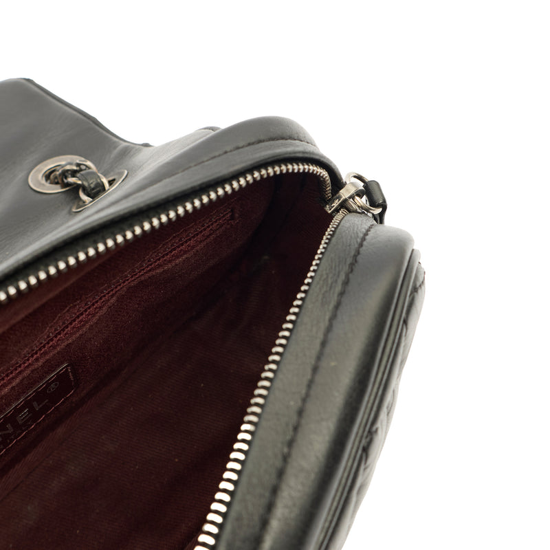 Picture of Chanel Cross Body Flap Bag in Black, Calfskin Leather