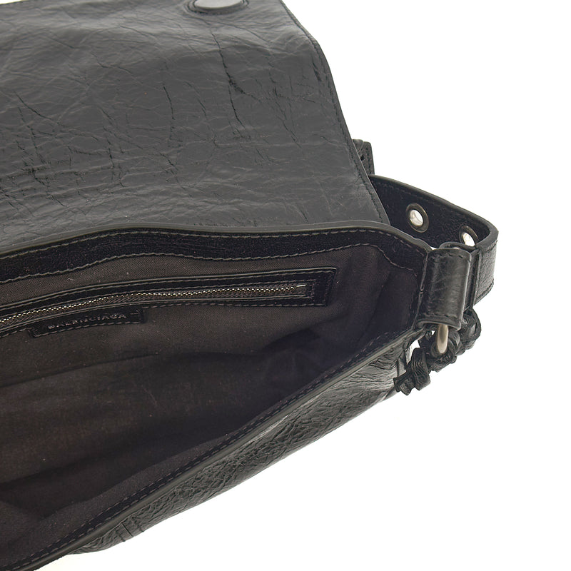 Picture of Balenciaga Cross Body Le Cagole S in Black, Veau (Calfskin)