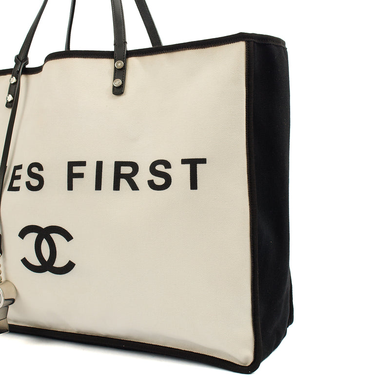 Picture of Chanel Tote Ladies First Shopping Tote in White, Canvas