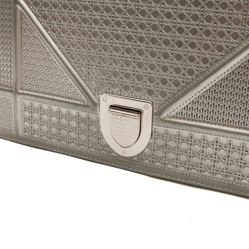 Picture of Christian Dior Shoulder Bag Diorama - Medium in invalid, Patent Leather