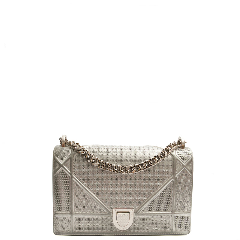 Picture of Christian Dior Shoulder Bag Diorama - Medium in invalid, Patent Leather