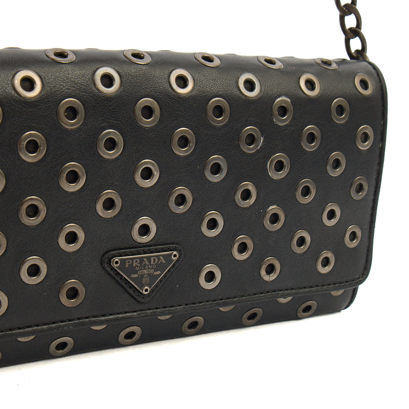Picture of Prada Cross Body Wallet On Chain in Black, Calfskin