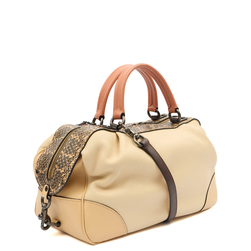 Picture of Coach Tote Lane in Neutral, Leather