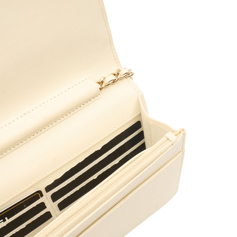 Picture of Chanel Cross Body Wallet on Chain in White, Crinkled Calfskin Leather