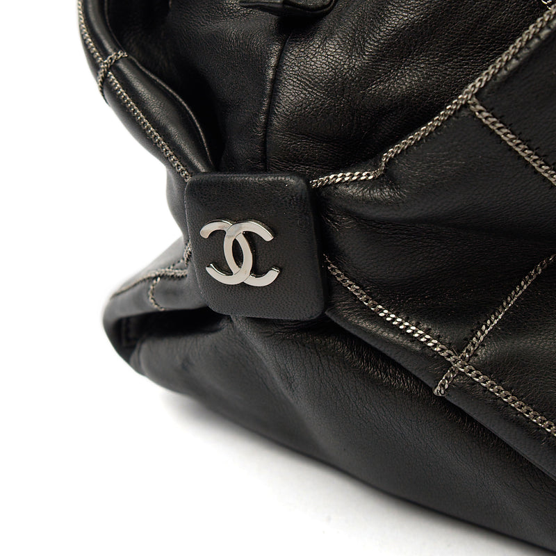 Picture of Chanel Shoulder Bag Bowler in Black, Lambskin Leather