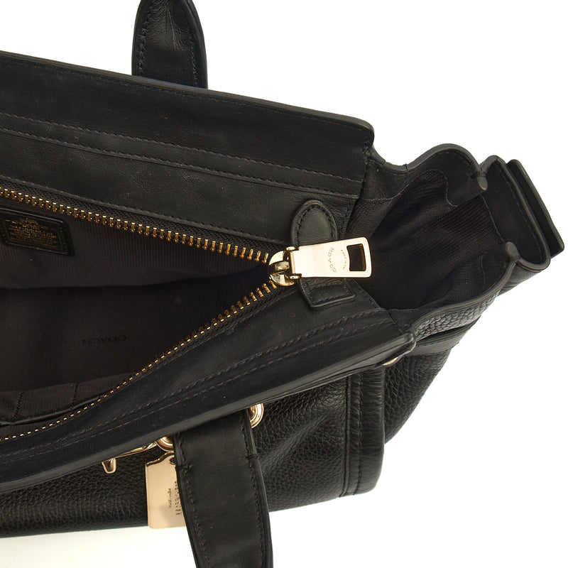 Picture of Coach Tote Swagger in Black, Leather