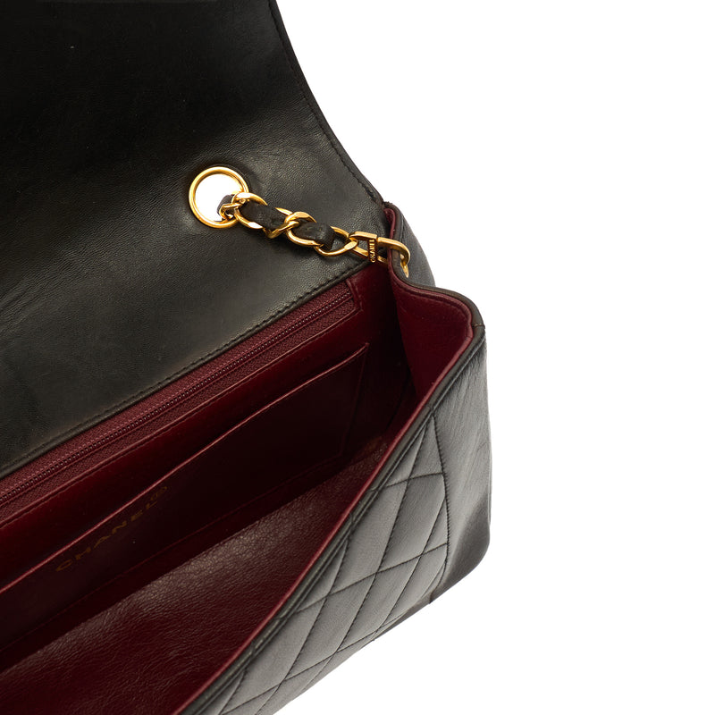Picture of Chanel Shoulder Bag Diana - Medium in Black, Lambskin Leather