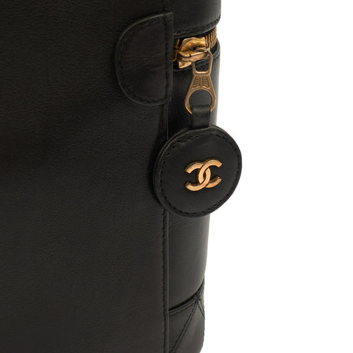 Picture of Chanel Cosmetic Bag Vanity Case in Black, Caviar Leather
