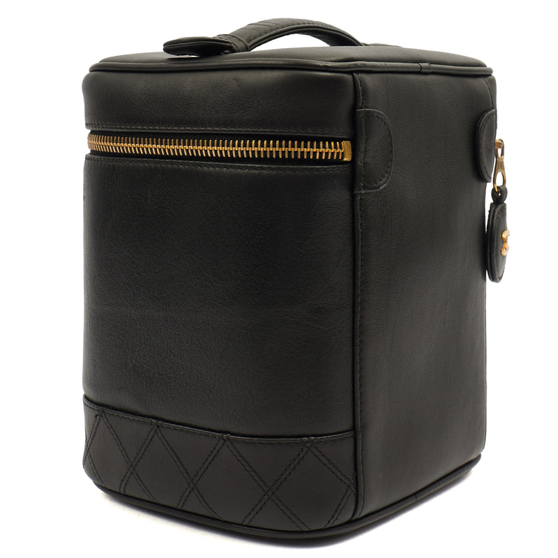 Picture of Chanel Cosmetic Bag Vanity Case in Black, Caviar Leather