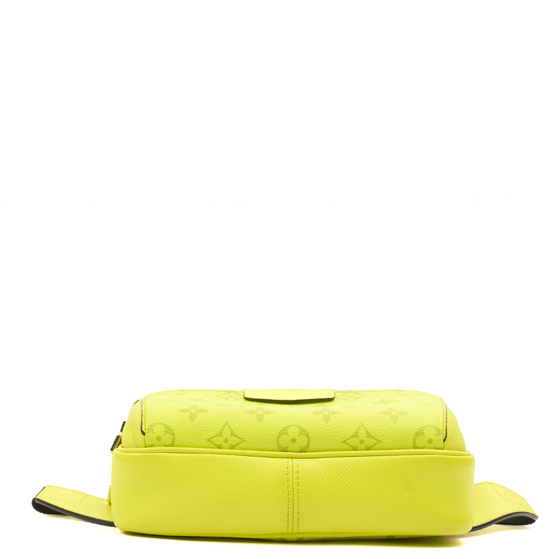 Picture of Louis Vuitton Cross Body Bumbag in Green, Canvas