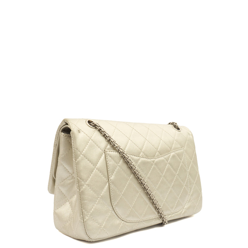 Picture of Chanel Shoulder Bag 2.55 Reissue - Maxi in Metallic, Leather