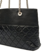 Picture of Chanel Tote Tote in Black, Lambskin Leather