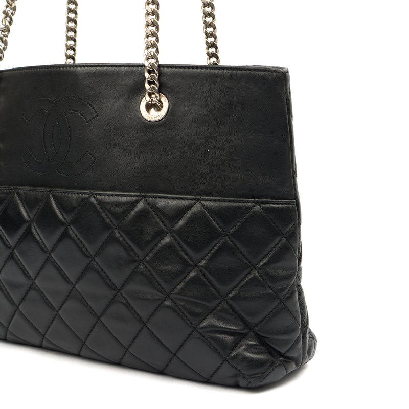 Picture of Chanel Tote Tote in Black, Lambskin Leather