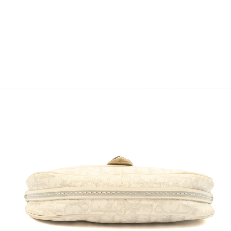Picture of Christian Dior Shoulder Bag Romantique  in White, Leather