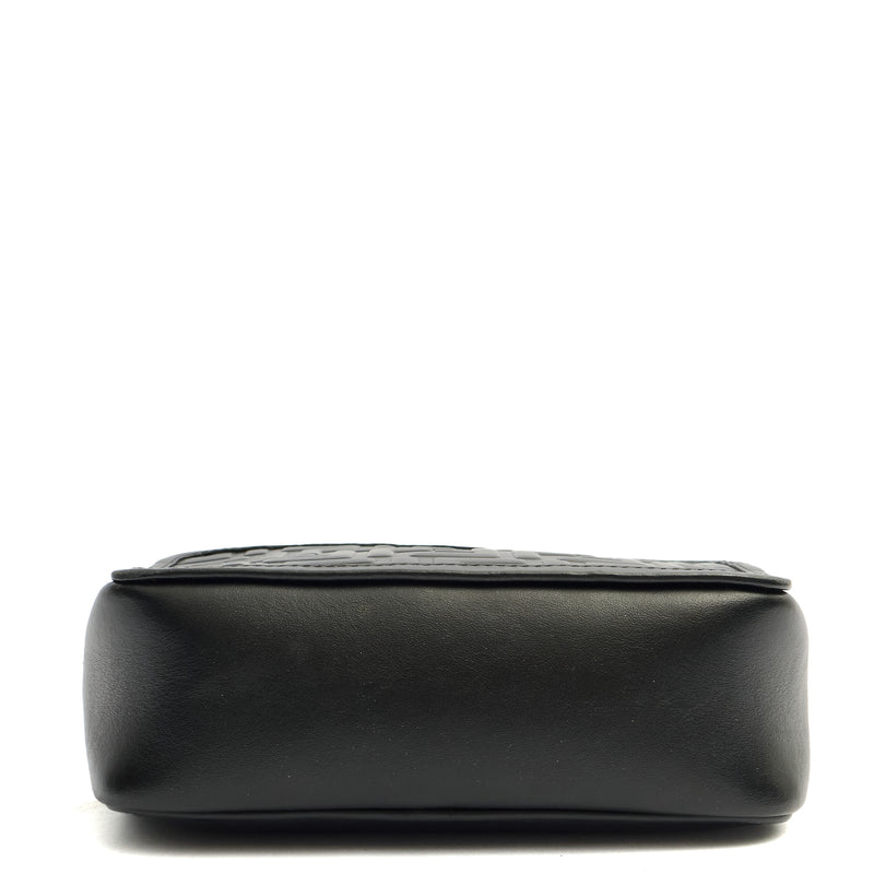 Picture of Fendi Cross Body Crossbody in Black, Leather