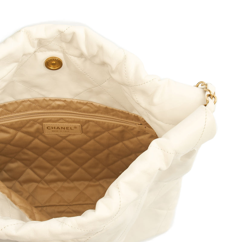 Picture of Chanel Shoulder Bag Chanel 22 in White, Calfskin Leather