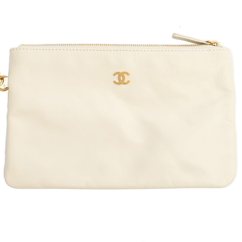Picture of Chanel Shoulder Bag Chanel 22 in White, Calfskin Leather