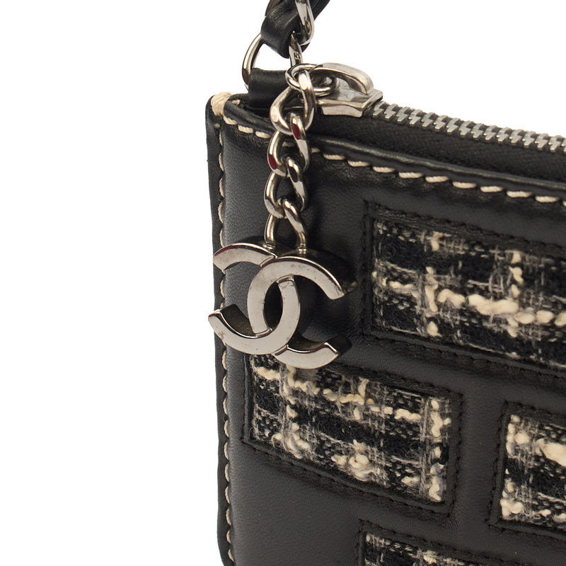 Picture of Chanel Shoulder Bag Clutch in Black, Leather