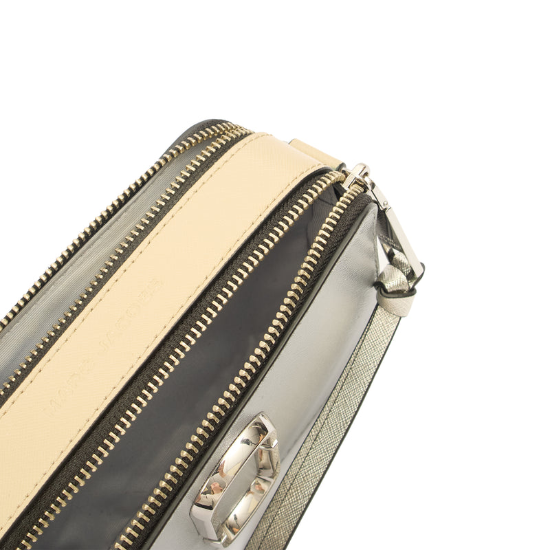 Picture of Marc Jacobs Cross Body Snapshot in Grey, Leather
