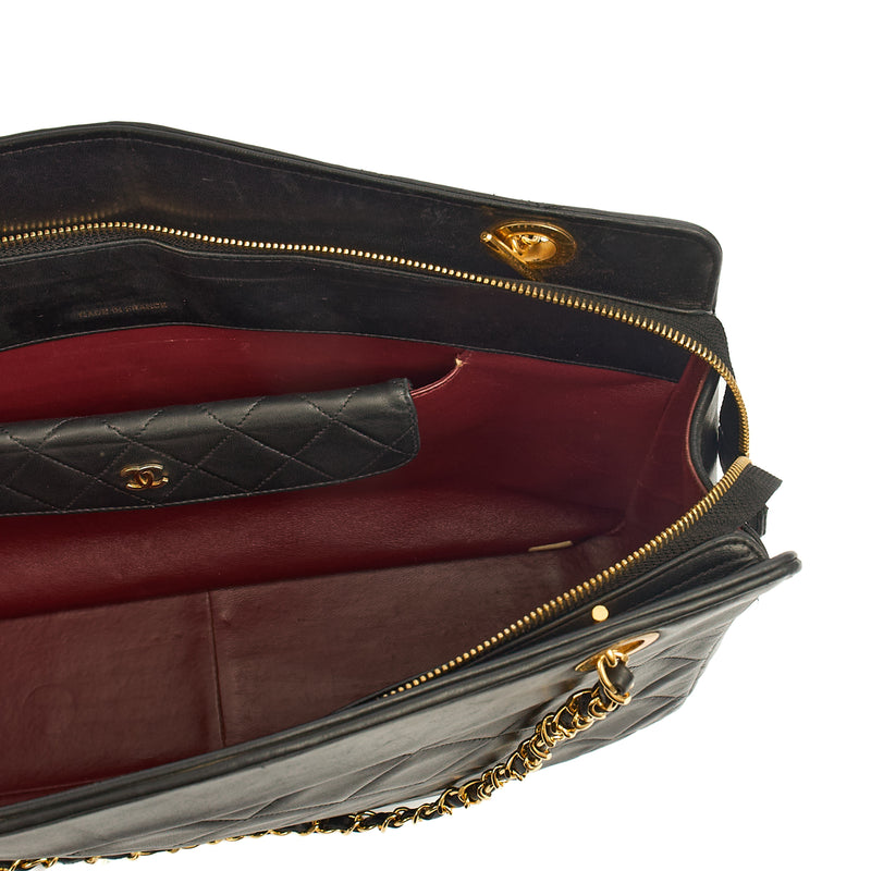 Picture of Chanel Tote Vintage Tote in Black, Leather