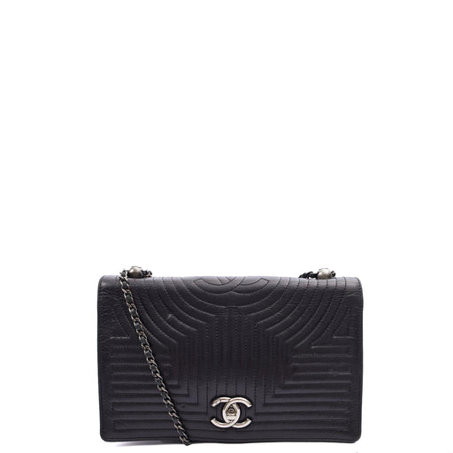 Picture of Chanel Shoulder Bag Flap Bag in Black, Calfskin Leather