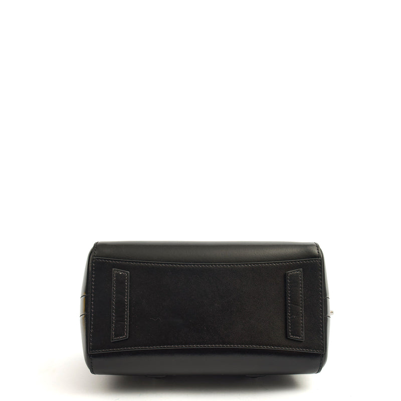 Picture of Givenchy Tote Antigona - Small in Black, Box Calfskin