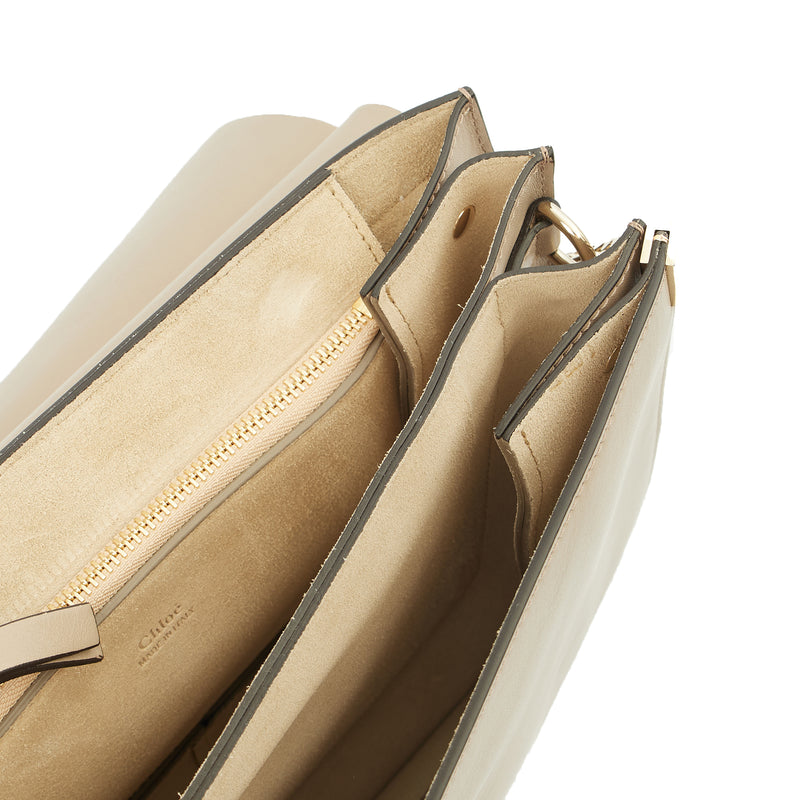 Picture of Chloe Cross Body Faye Day - Medium in Neutral, Leather