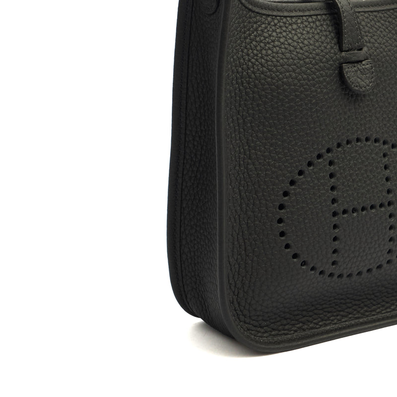 Picture of Hermes Cross Body Evelyne 16 in Black, Clemence Leather