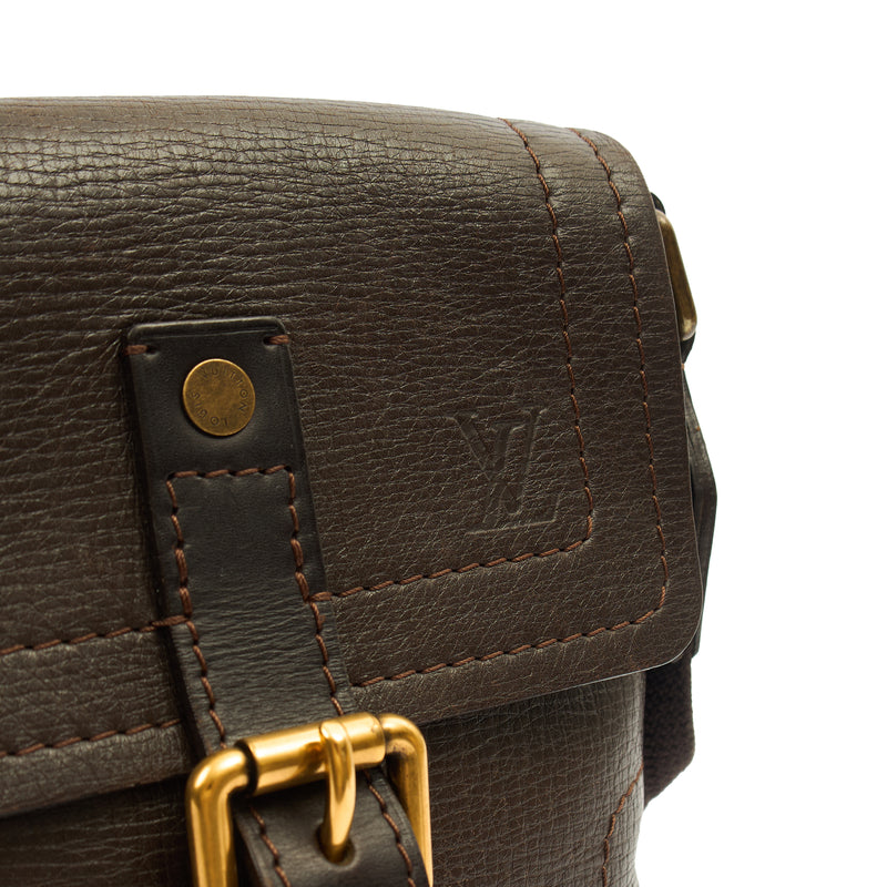 Picture of Louis Vuitton Cross Body Utah Omaha Messenger Bag in Brown, Leather