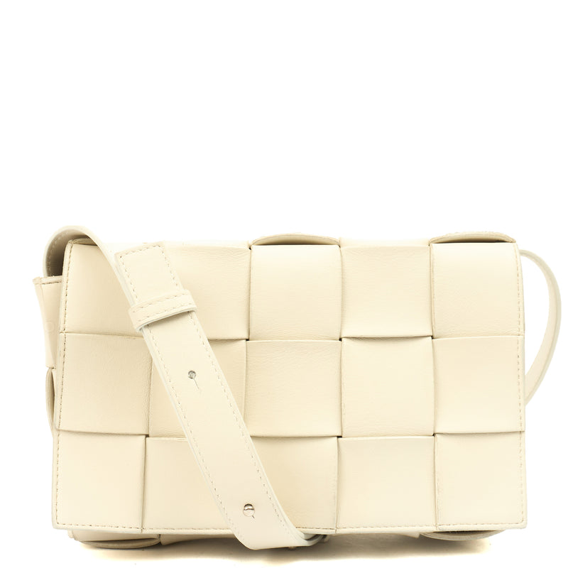 Picture of Bottega Veneta Cross Body Cassette in White, invalid