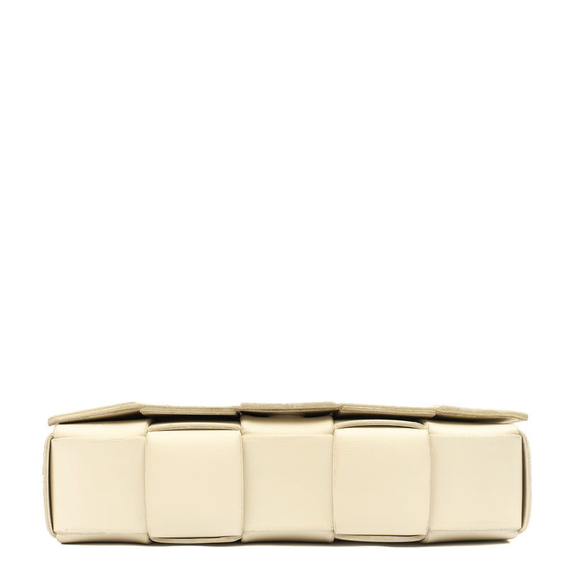 Picture of Bottega Veneta Cross Body Cassette in White, invalid