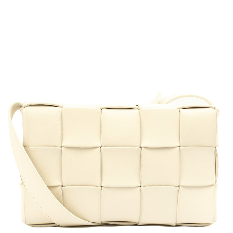 Picture of Bottega Veneta Cross Body Cassette in White, invalid