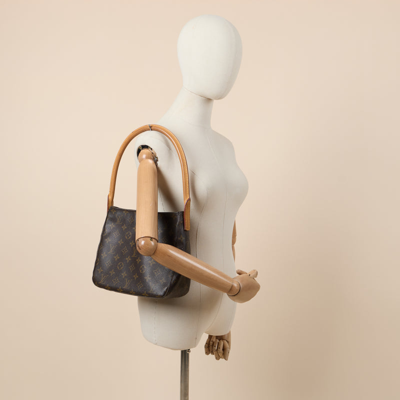 Louis Vuitton Shoulder Bag Looping MM in Monogram, Canvas