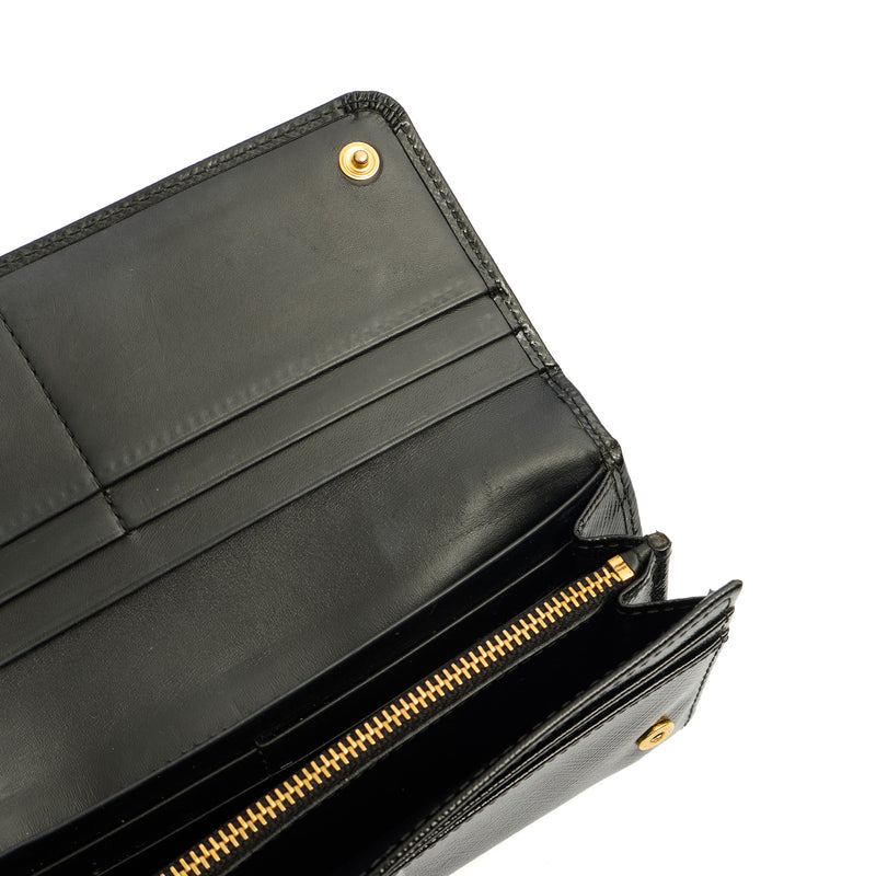 Picture of Prada Wallet Wallet in Black, Patent Leather