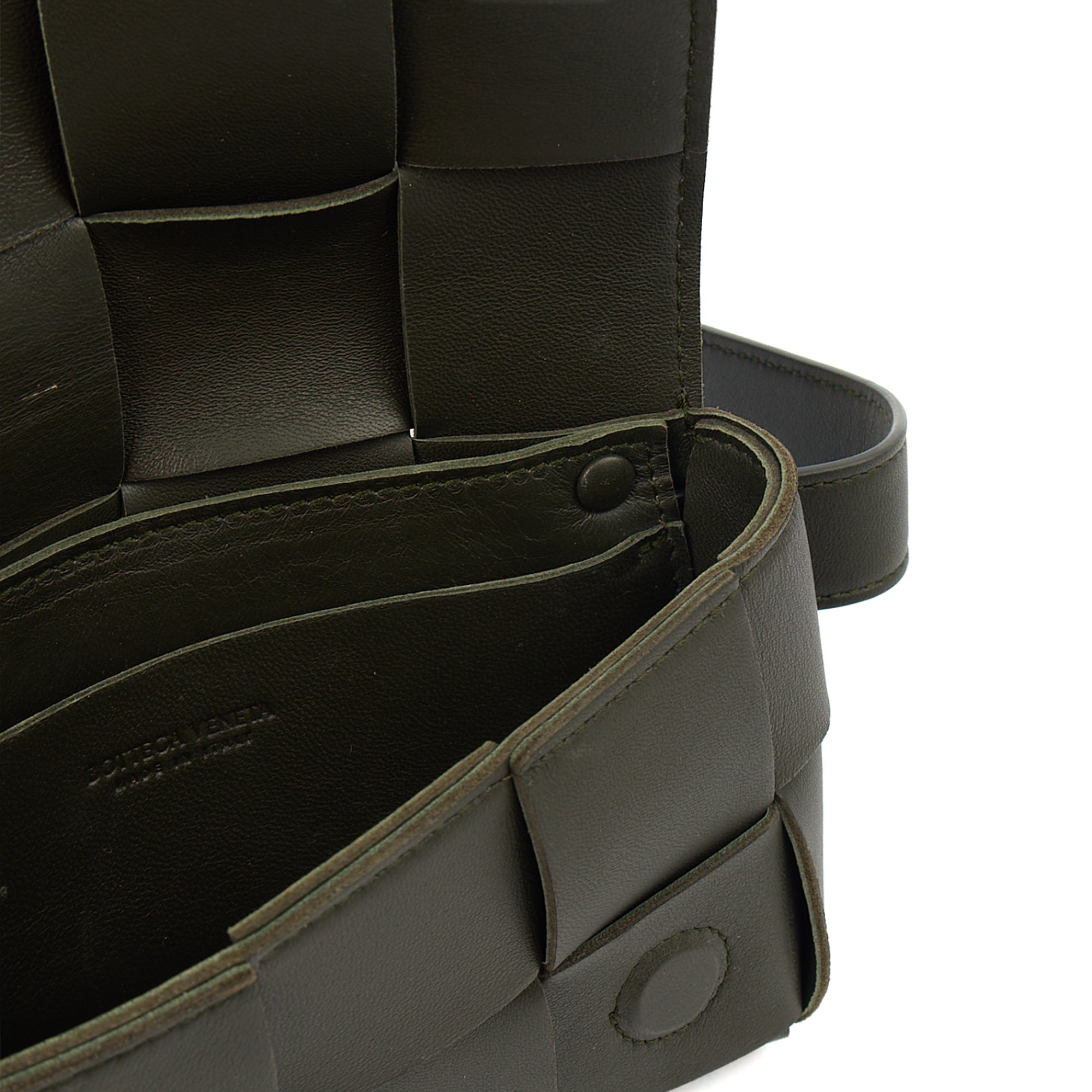 BOTTEGA VENETA ボディバッグ CASSETTE Bottega Veneta Cross Body Cassette Belt Bag in Green, Intrecciato